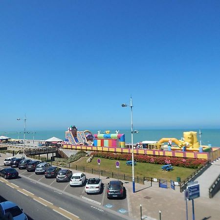 Residence Du Bord De Mer 9 Appartements Avec Une Vraie Vue Mer Le Tréport Exteriör bild