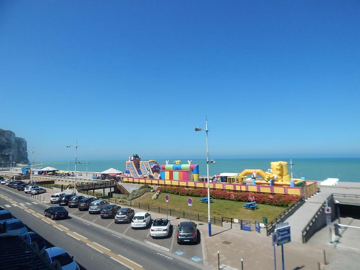 Residence Du Bord De Mer 9 Appartements Avec Une Vraie Vue Mer Le Tréport Exteriör bild